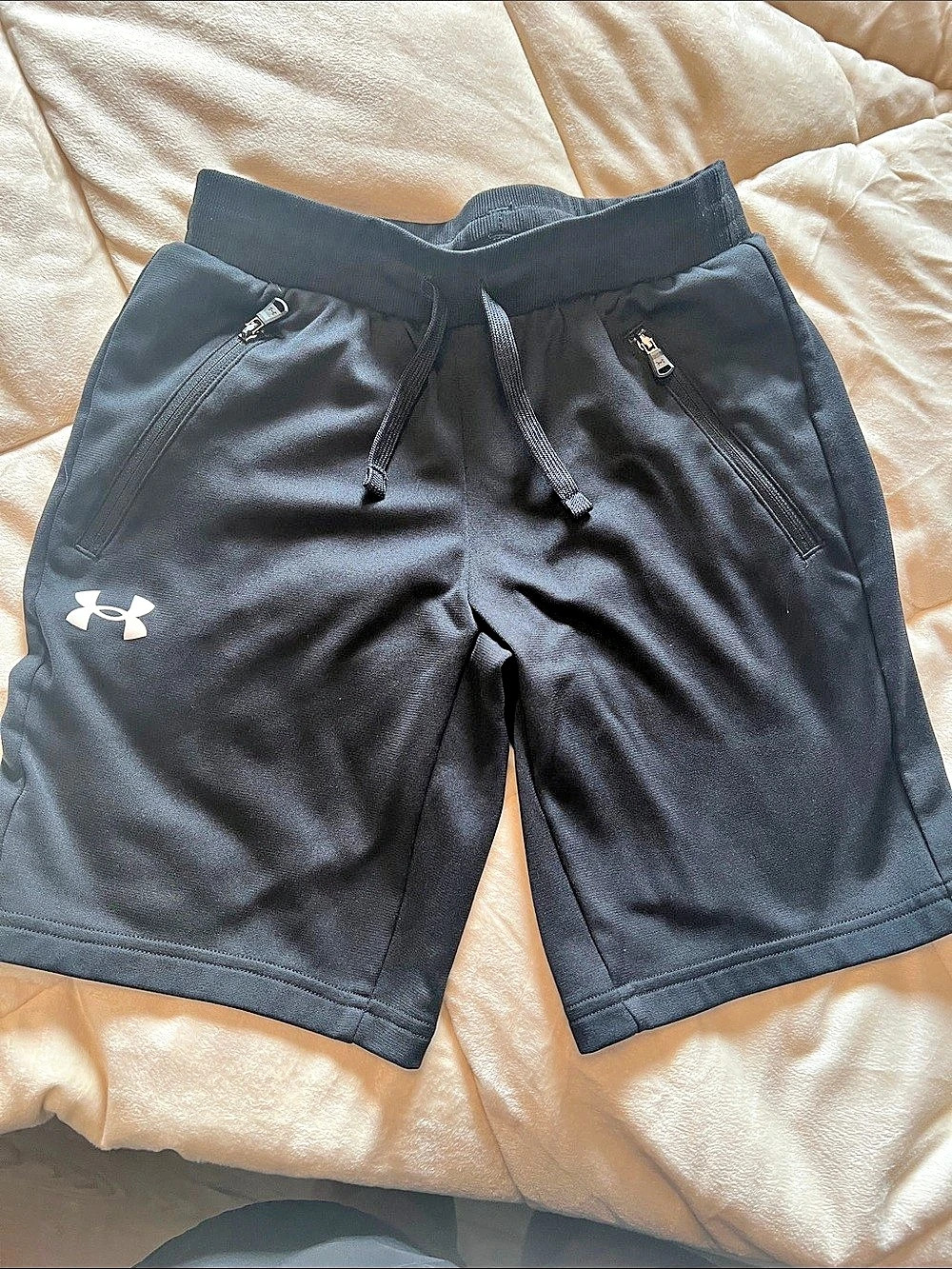 Under Armour boys Athletic Shorts Black Medium